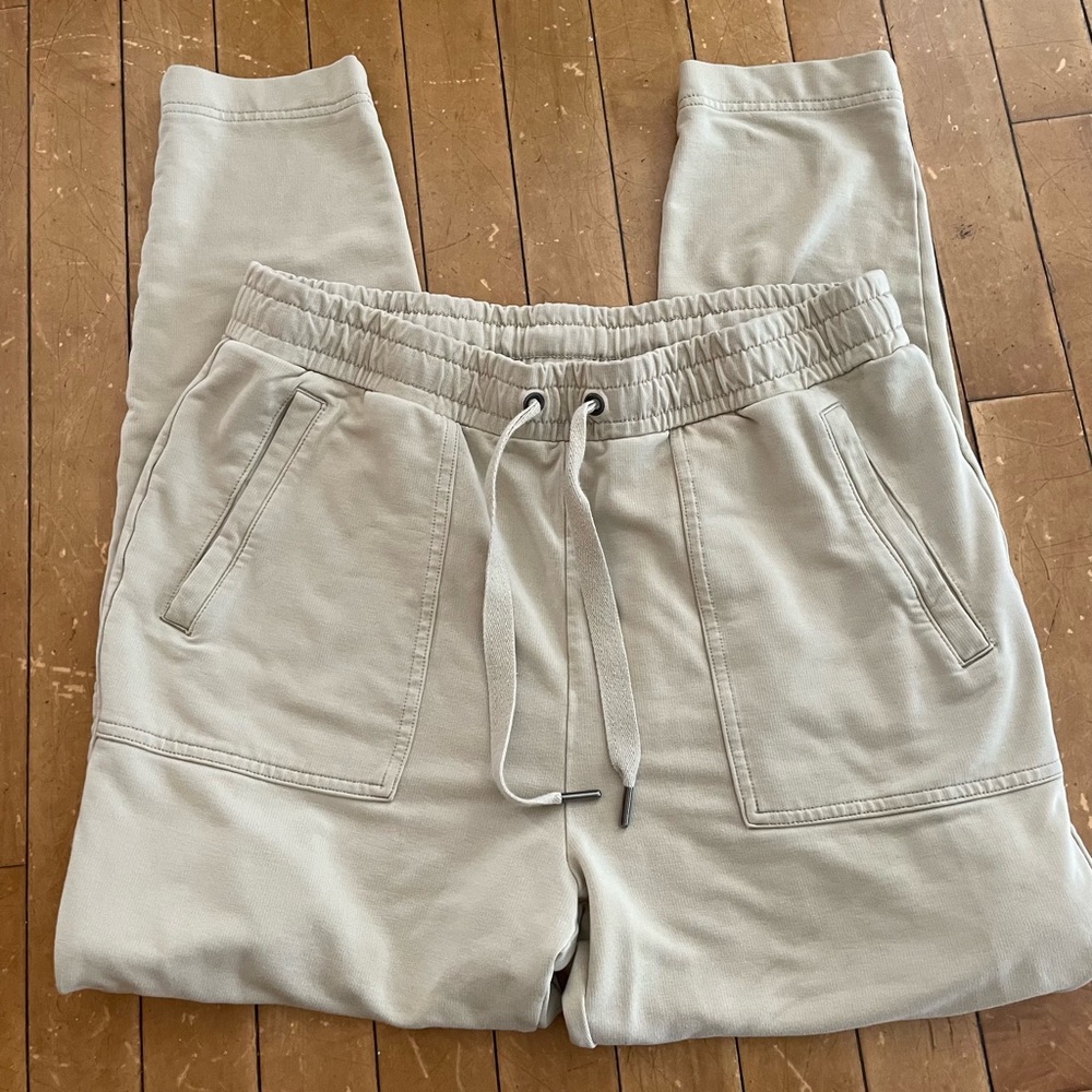 Banana republic sweatpants - Picture 2 of 4